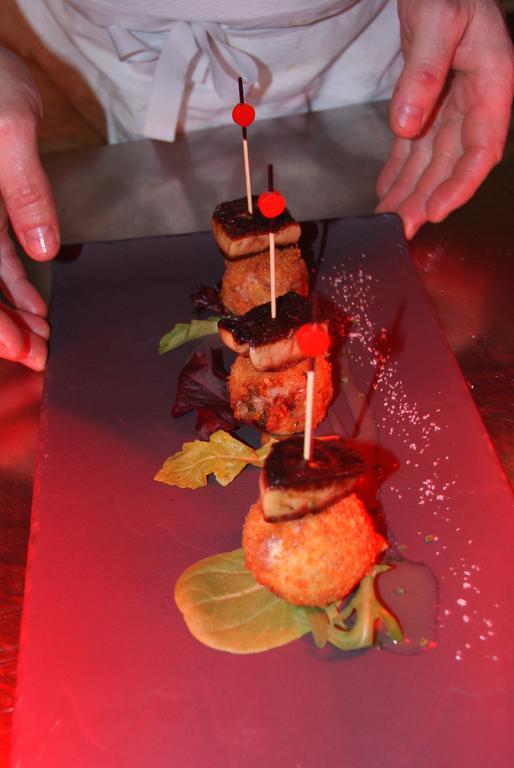 Logis Hotel Restaurant Des Voyageurs Tarnac ภายนอก รูปภาพ