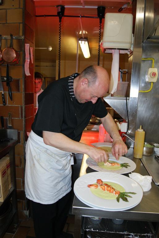 Logis Hotel Restaurant Des Voyageurs Tarnac ภายนอก รูปภาพ