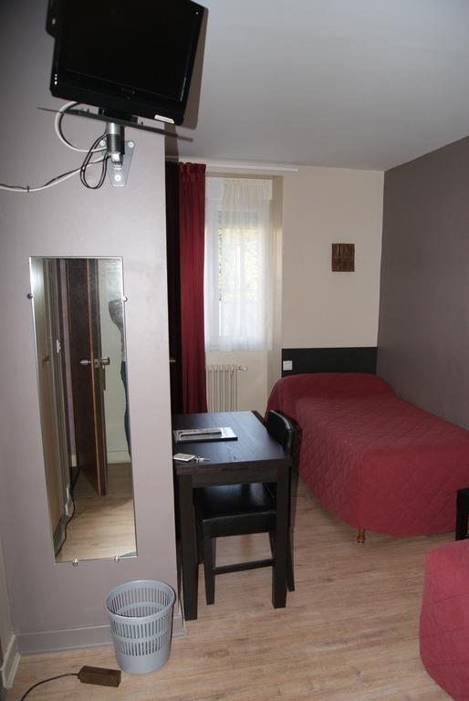 Logis Hotel Restaurant Des Voyageurs Tarnac ห้อง รูปภาพ
