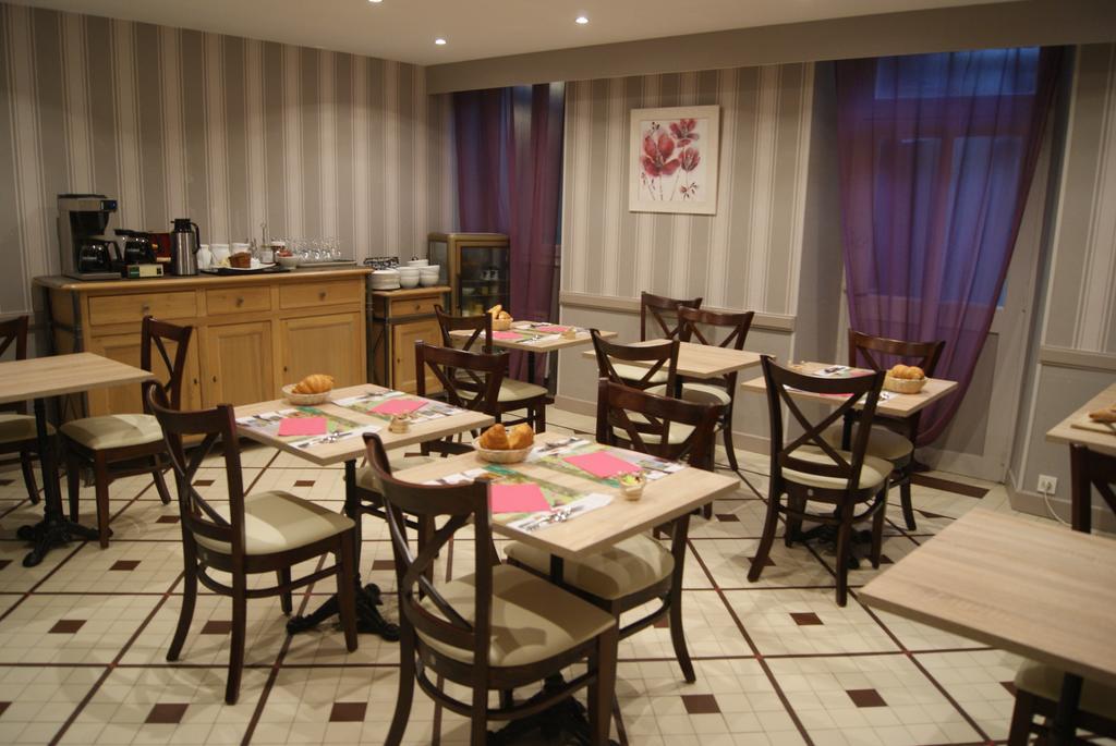 Logis Hotel Restaurant Des Voyageurs Tarnac ภายนอก รูปภาพ
