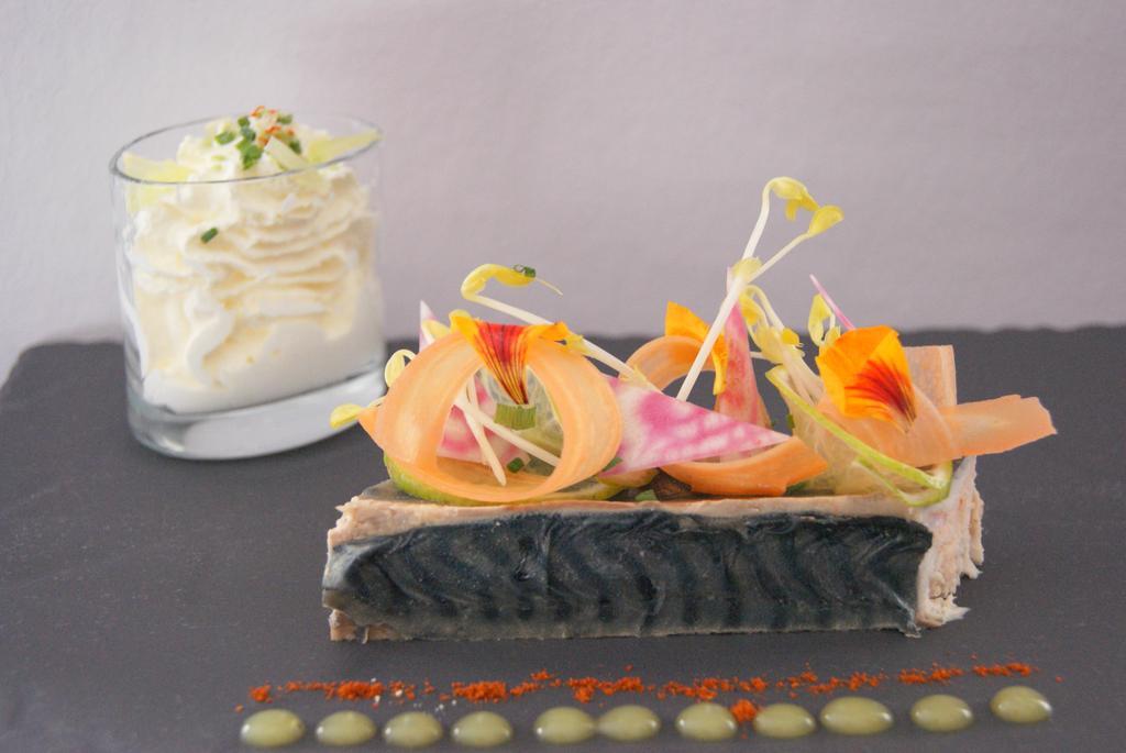 Logis Hotel Restaurant Des Voyageurs Tarnac ภายนอก รูปภาพ