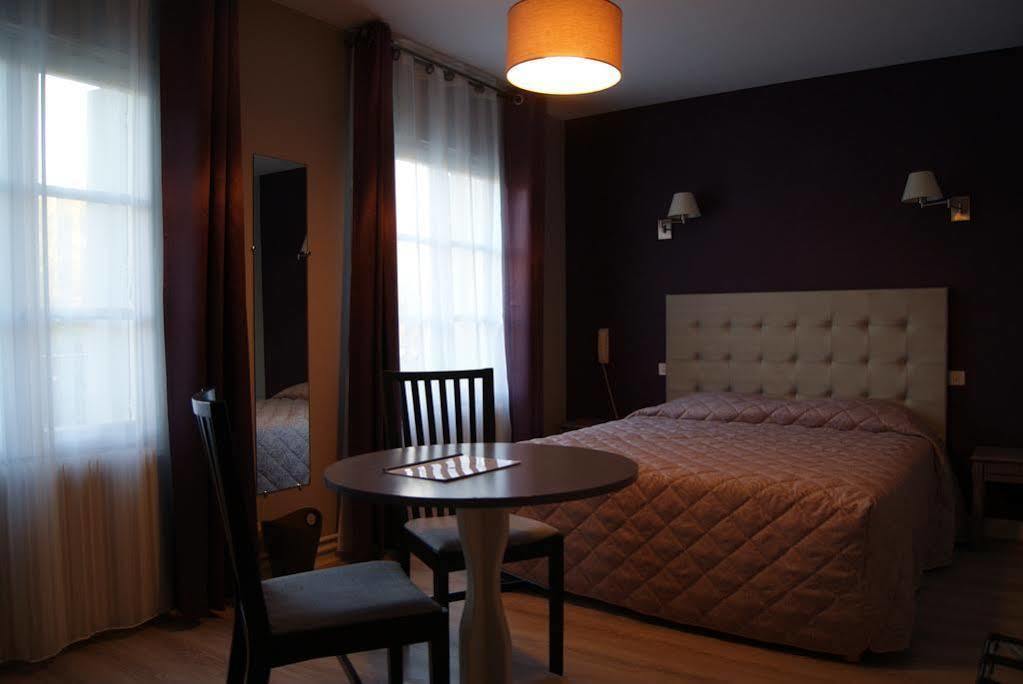 Logis Hotel Restaurant Des Voyageurs Tarnac ภายนอก รูปภาพ